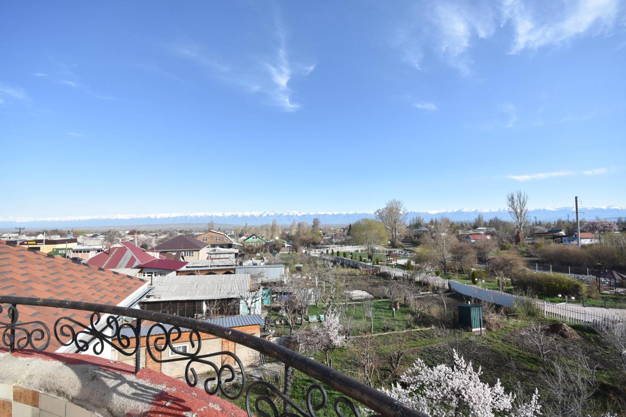 Отель Riverside Каракол Экстерьер фото